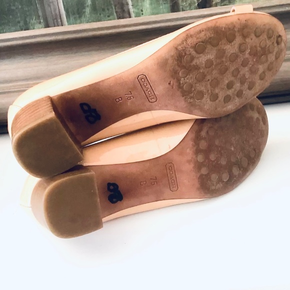 COACH Tandy Patent Leather Block Heel SZ 7.5 B Peach Blush Nude buckle - Picture 8 of 9